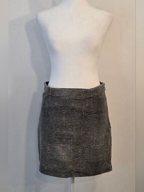 Dynamite Black & White Patterned Mini Skirt